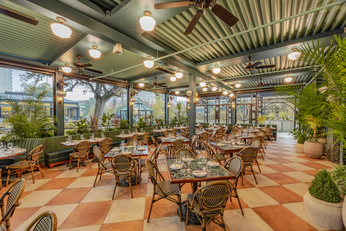 The CATCH Dallas patio boasts Parisian vibes. | Photo by CATCH Restaurants